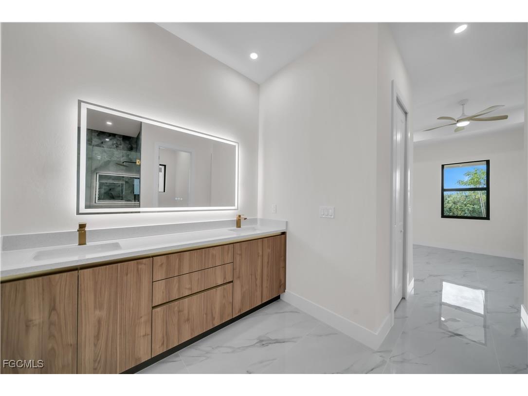 626 NE 8th Street Cape Coral FL 33909 2025020167 image21