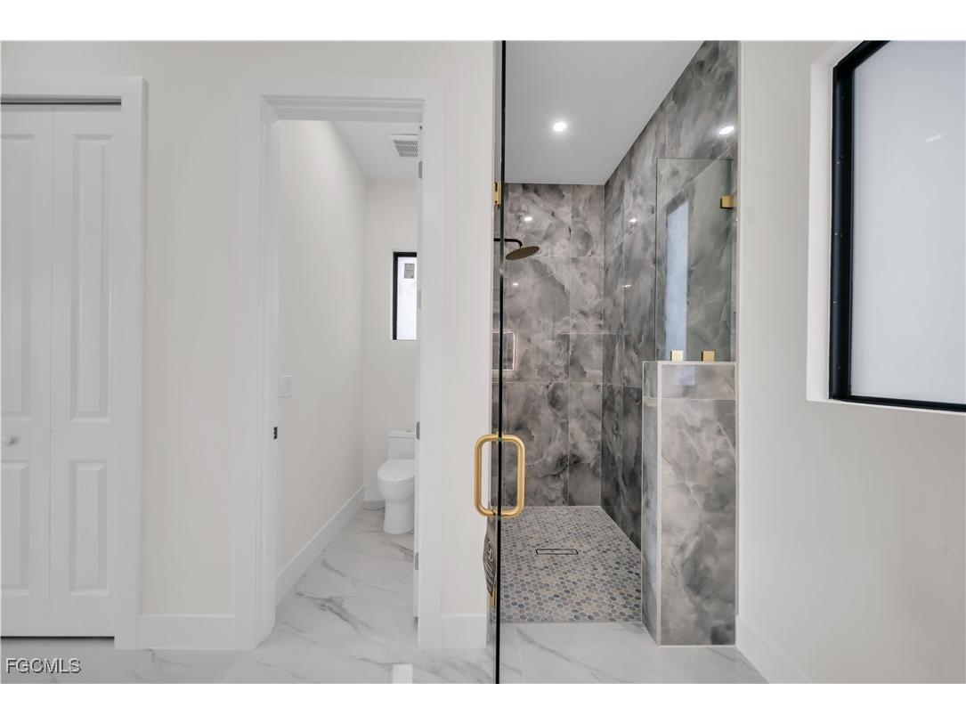 626 NE 8th Street Cape Coral FL 33909 2025020167 image23