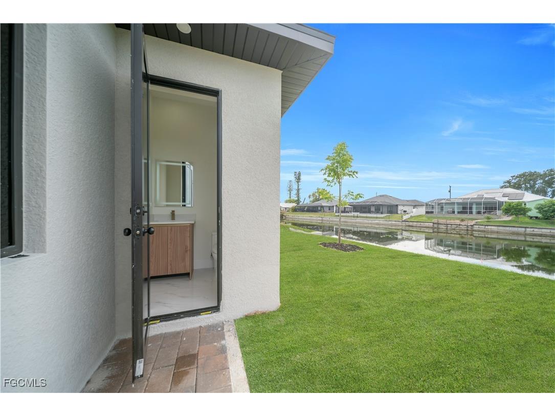 626 NE 8th Street Cape Coral FL 33909 2025020167 image40