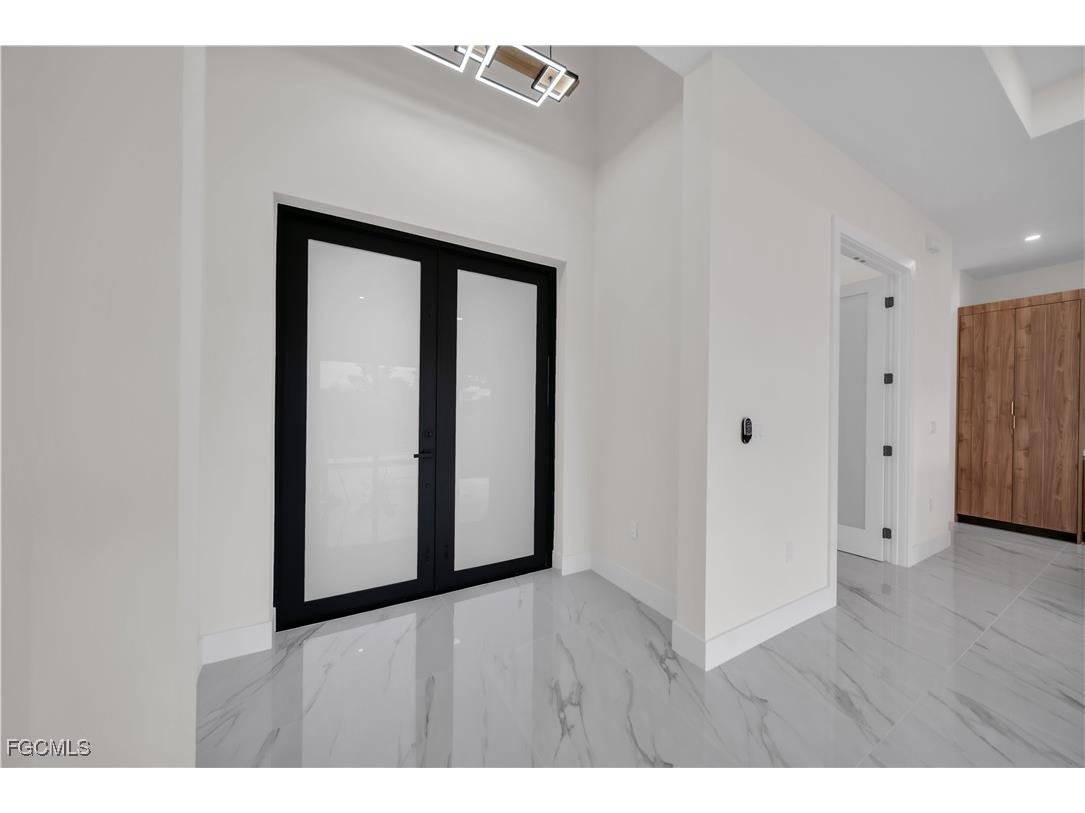 626 NE 8th Street Cape Coral FL 33909 2025020167 image6