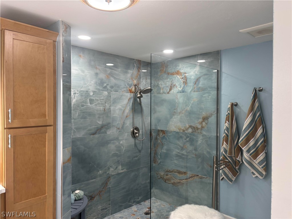 6260 Bellerive Avenue #402 Naples FL 34119 226006593 image17