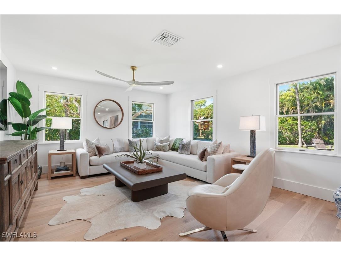 6260 Waxmyrtle Way Naples FL 34109 225080627 image1