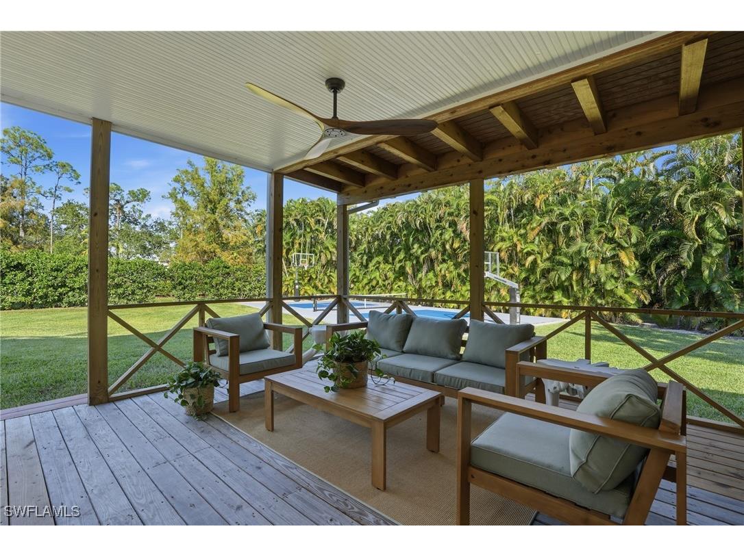 6260 Waxmyrtle Way Naples FL 34109 225080627 image5