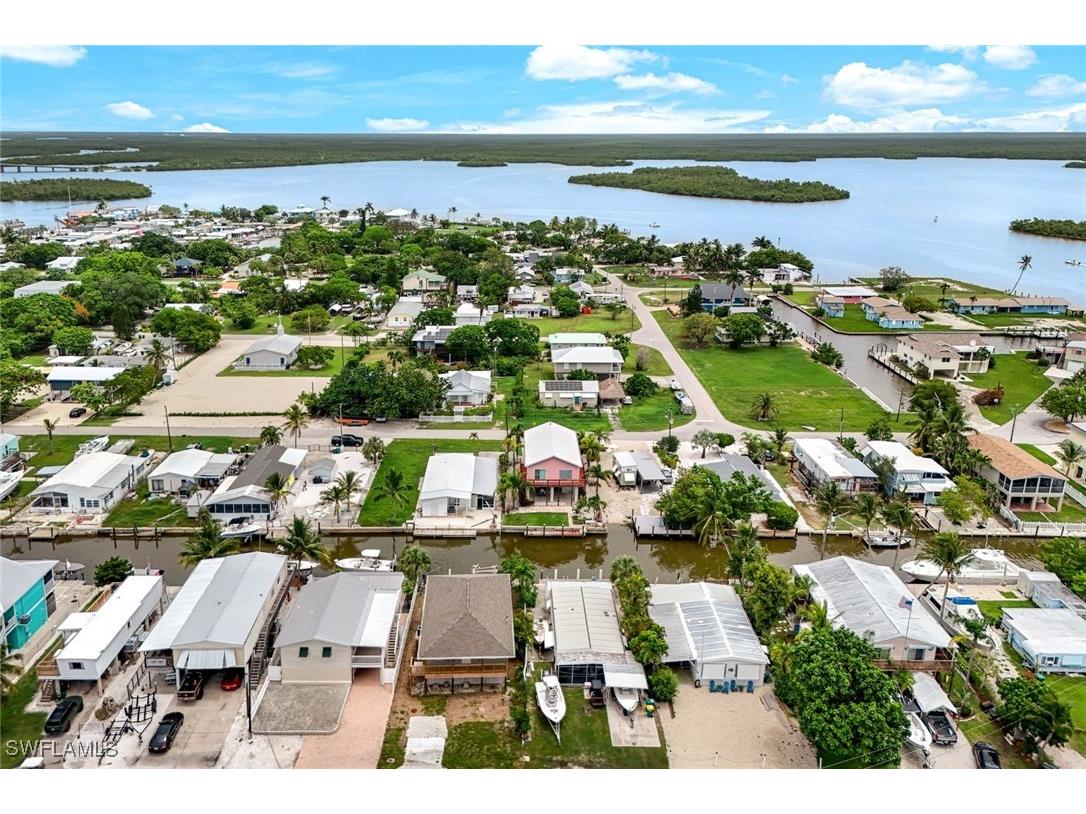 627 Palm Avenue Goodland FL 34140 225063980 image31