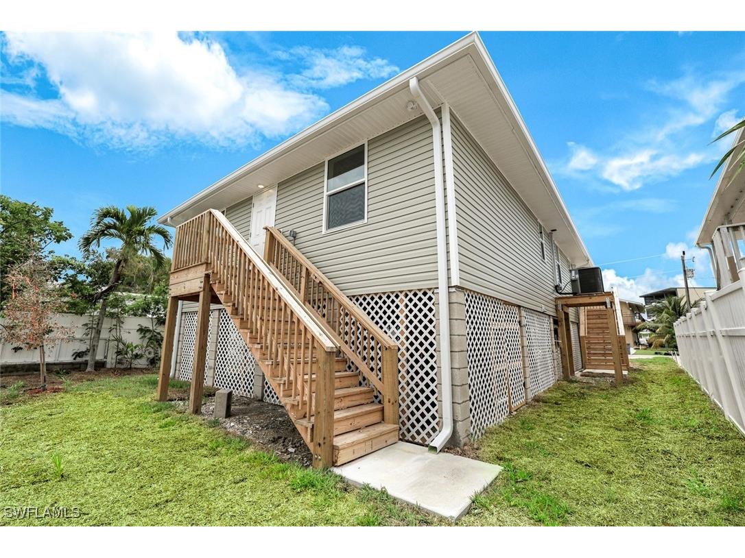 627 Palm Avenue Goodland FL 34140 225063980 image5