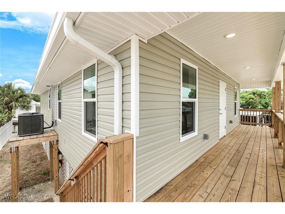 627 Palm Avenue Goodland FL 34140 225063980 image6