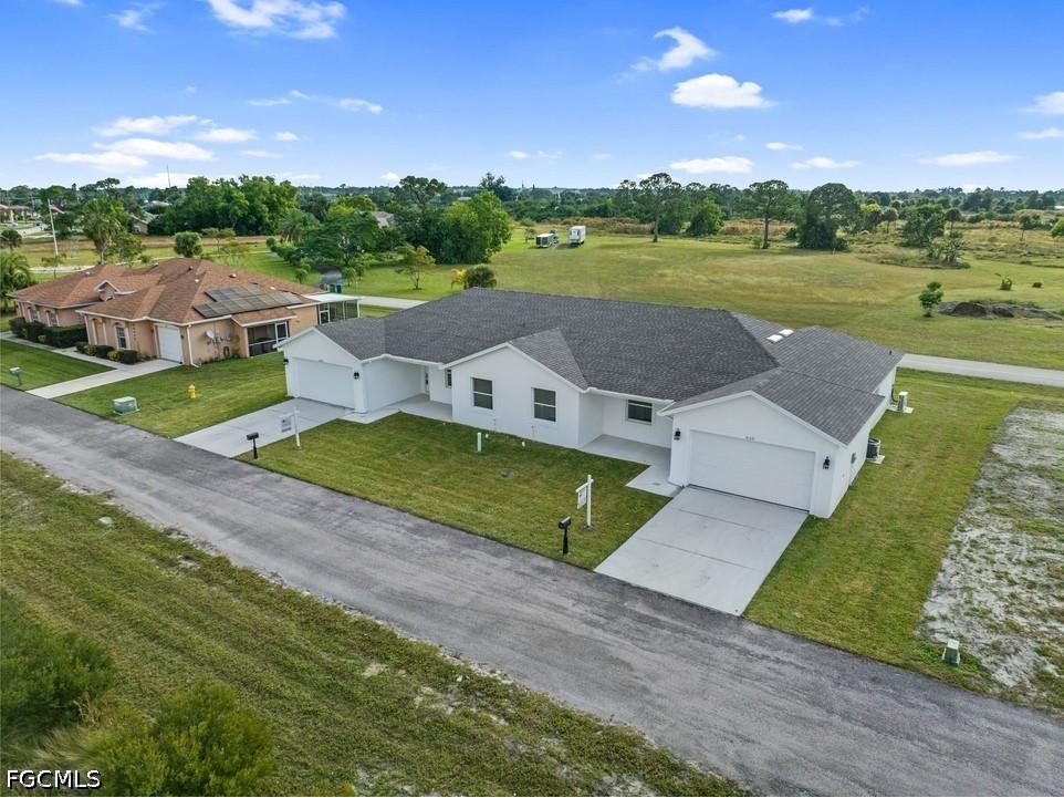 628 Falls Lane Lehigh Acres FL 33974 2026014627 image3