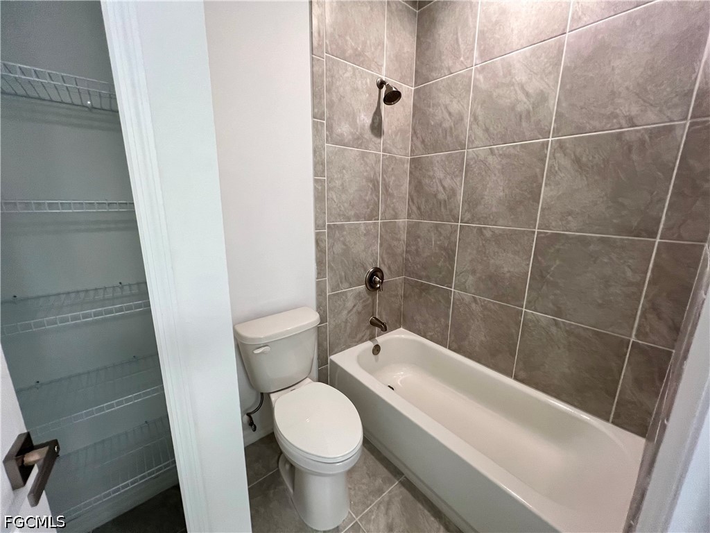 628 Falls Lane Lehigh Acres FL 33974 2026014627 image32