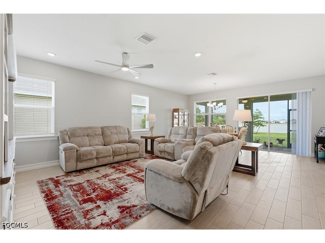 628 Parkshore Lake Avenue Cape Coral FL 33993 2026024920 image10