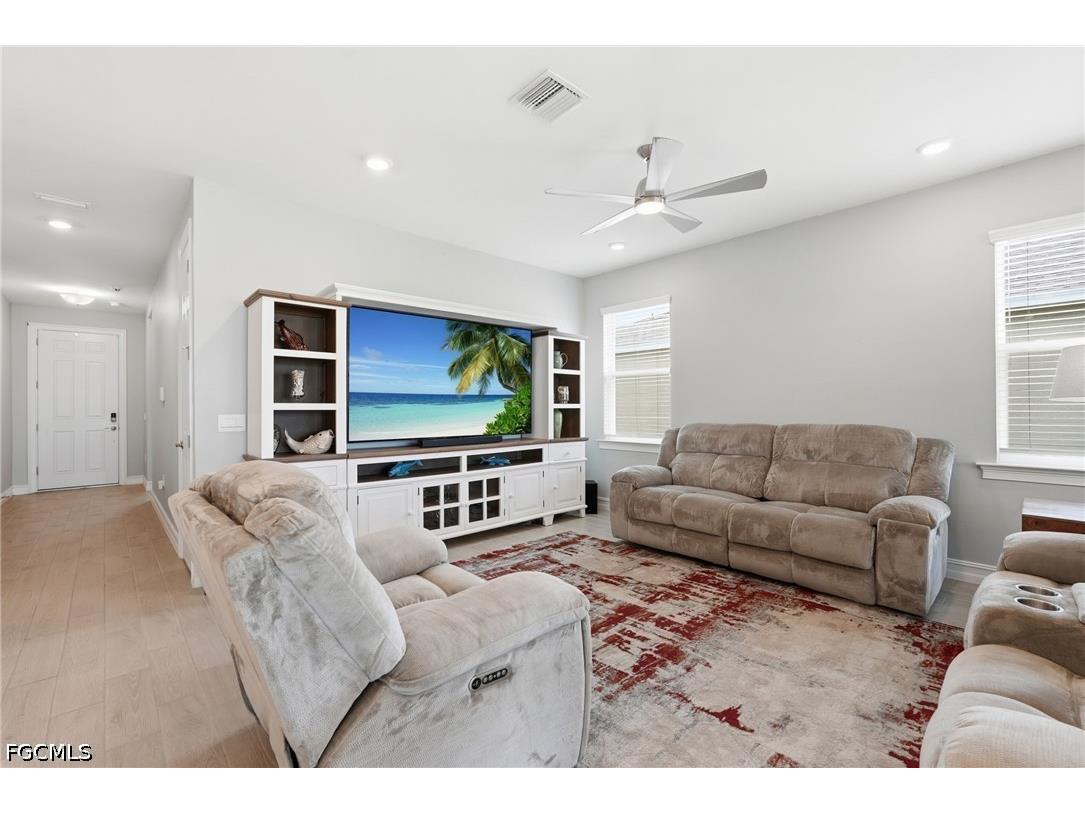 628 Parkshore Lake Avenue Cape Coral FL 33993 2026024920 image12