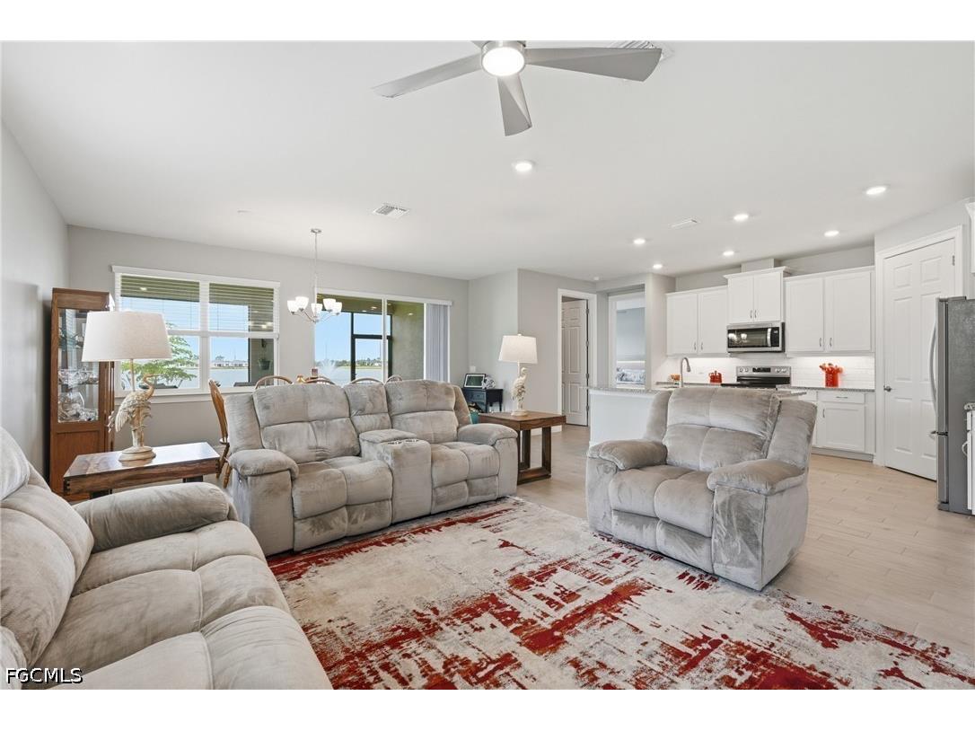 628 Parkshore Lake Avenue Cape Coral FL 33993 2026024920 image8
