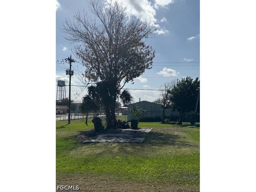 628 Railroad Avenue NW Moore Haven FL 33471 2025024517 image2