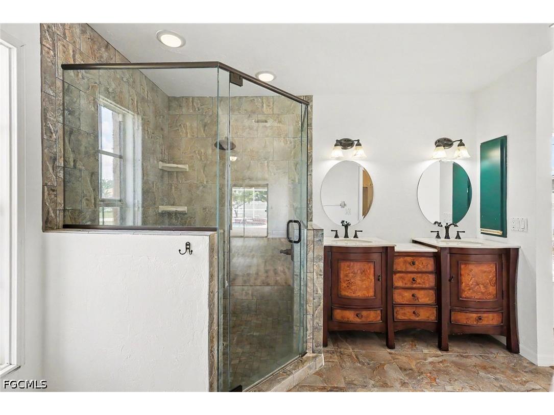 628 SE 21st Lane Cape Coral FL 33990 2026021521 image25