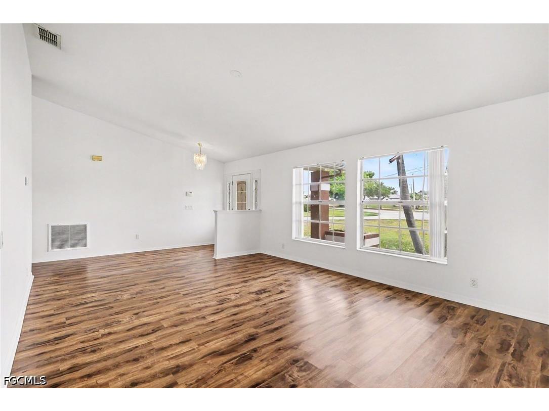 628 SE 21st Lane Cape Coral FL 33990 2026021521 image6