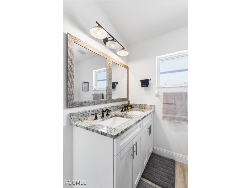 628 SE 9th Place Cape Coral FL 33990 2025018138 image12