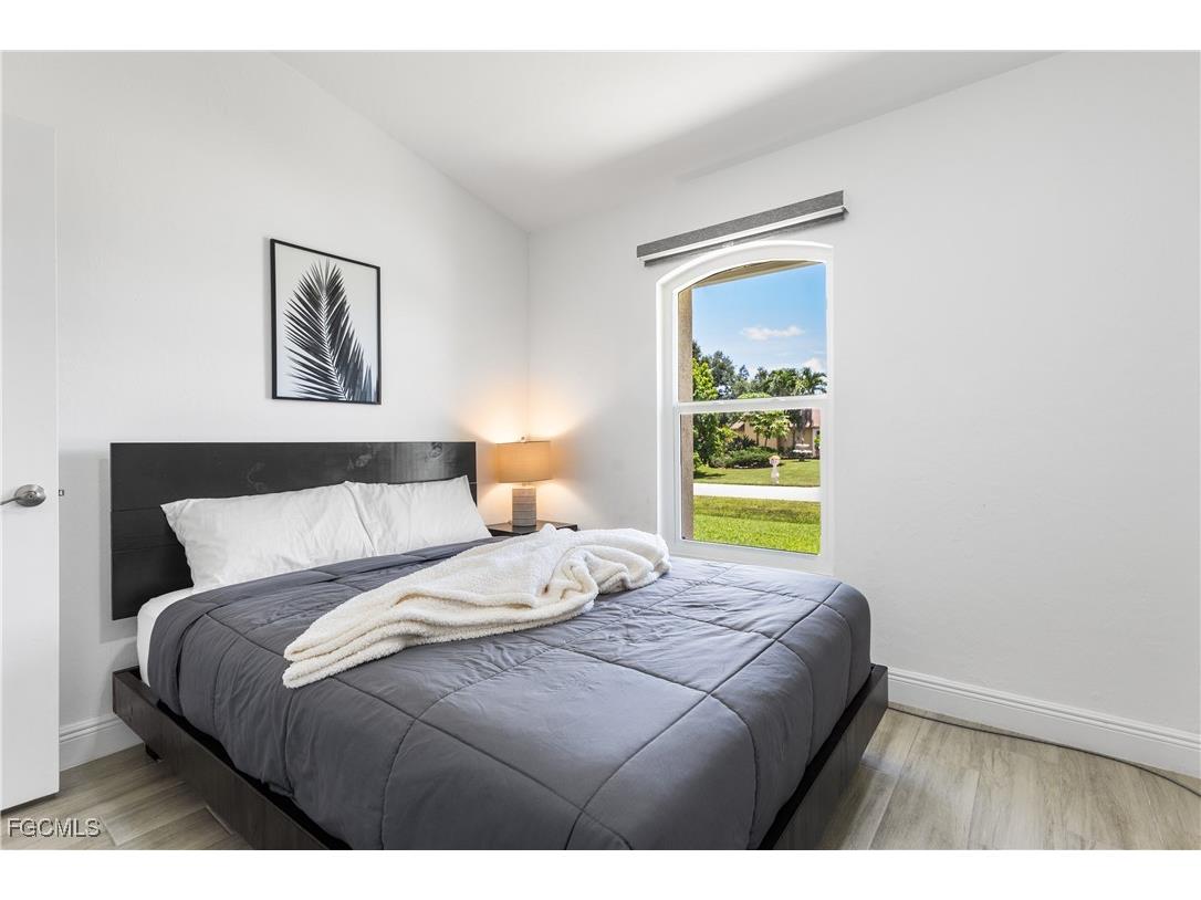 628 SE 9th Place Cape Coral FL 33990 2025018138 image13