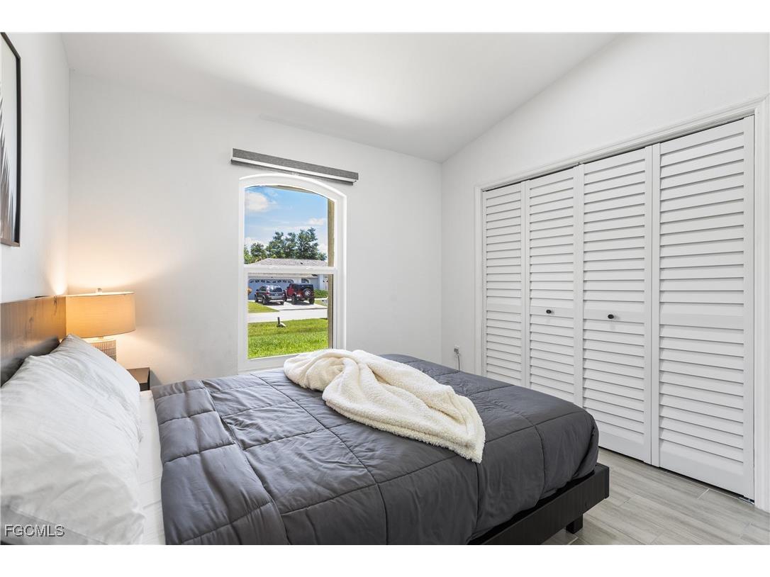 628 SE 9th Place Cape Coral FL 33990 2025018138 image14