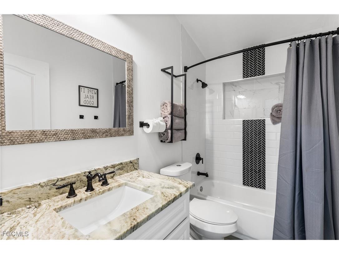 628 SE 9th Place Cape Coral FL 33990 2025018138 image15