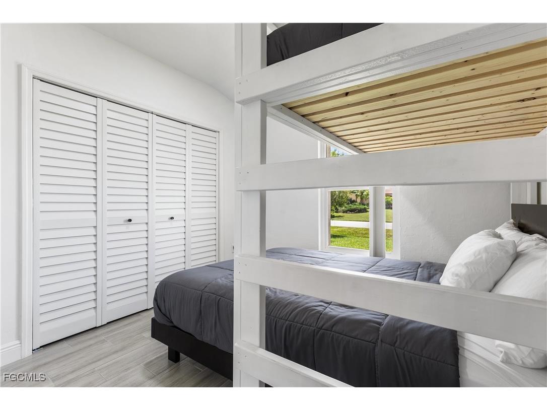 628 SE 9th Place Cape Coral FL 33990 2025018138 image17