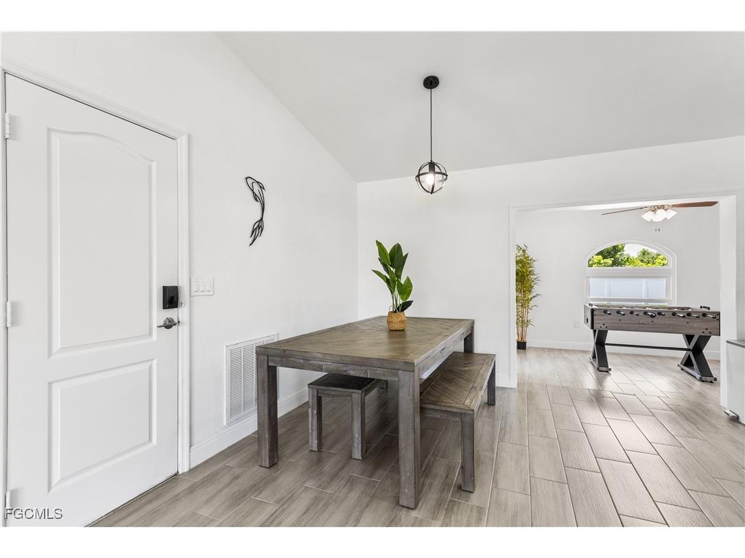 628 SE 9th Place Cape Coral FL 33990 2025018138 image23