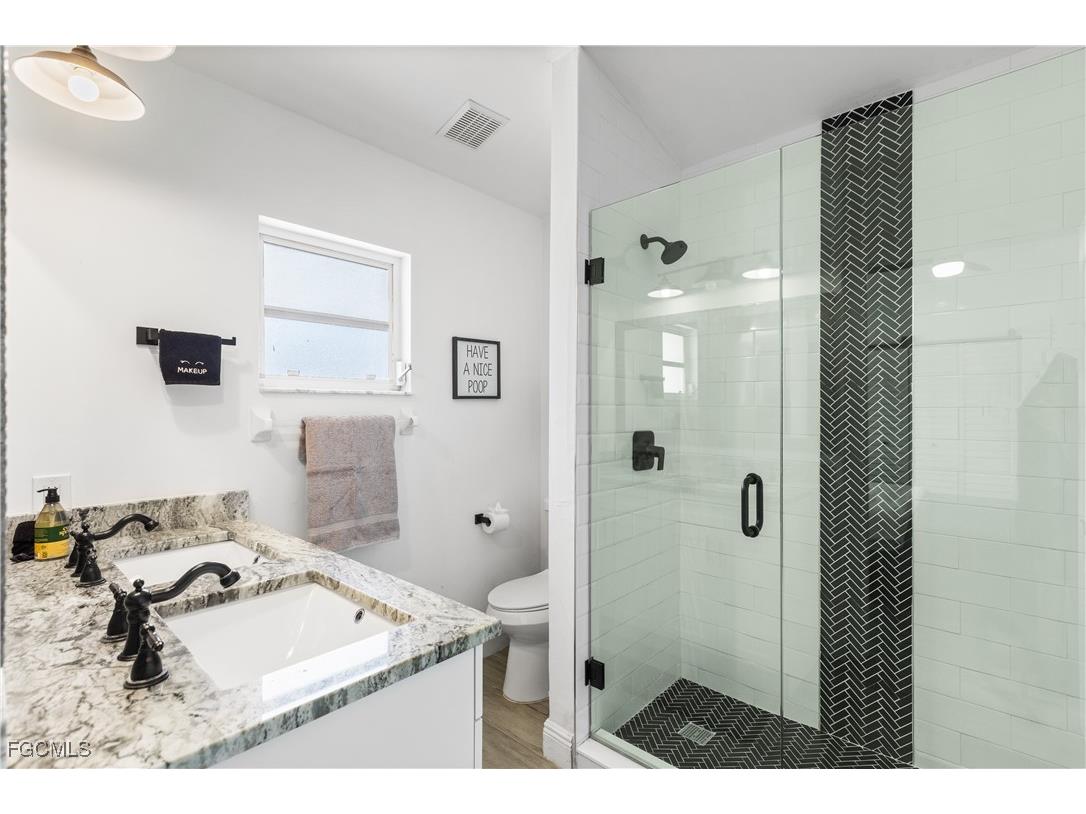 628 SE 9th Place Cape Coral FL 33990 2025018138 image5