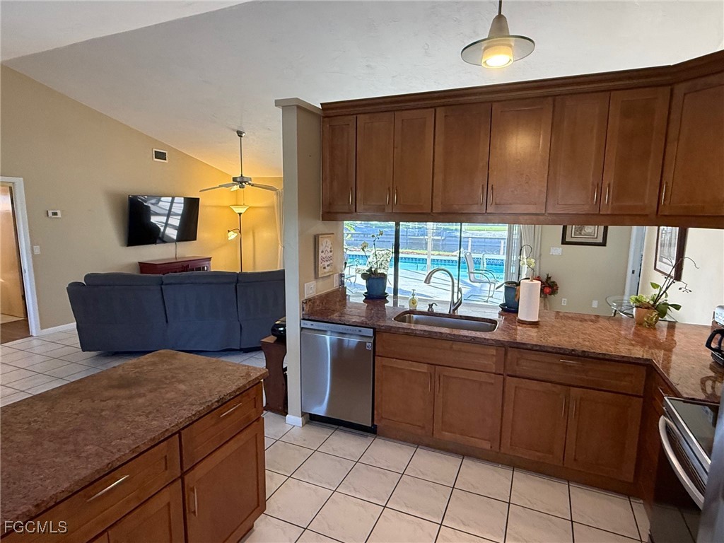 628 SW 35th Street Cape Coral FL 33914 2026002973 image8