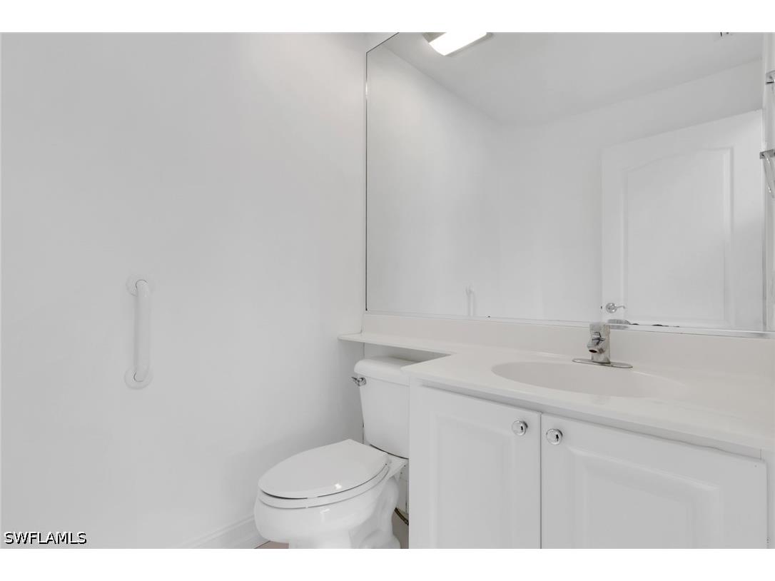 6284 Towncenter Circle Naples FL 34119 226019561 image22