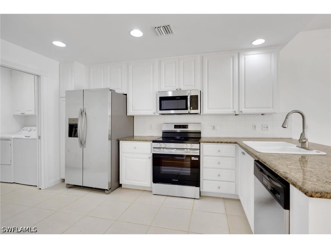 6284 Towncenter Circle Naples FL 34119 226019561 image3