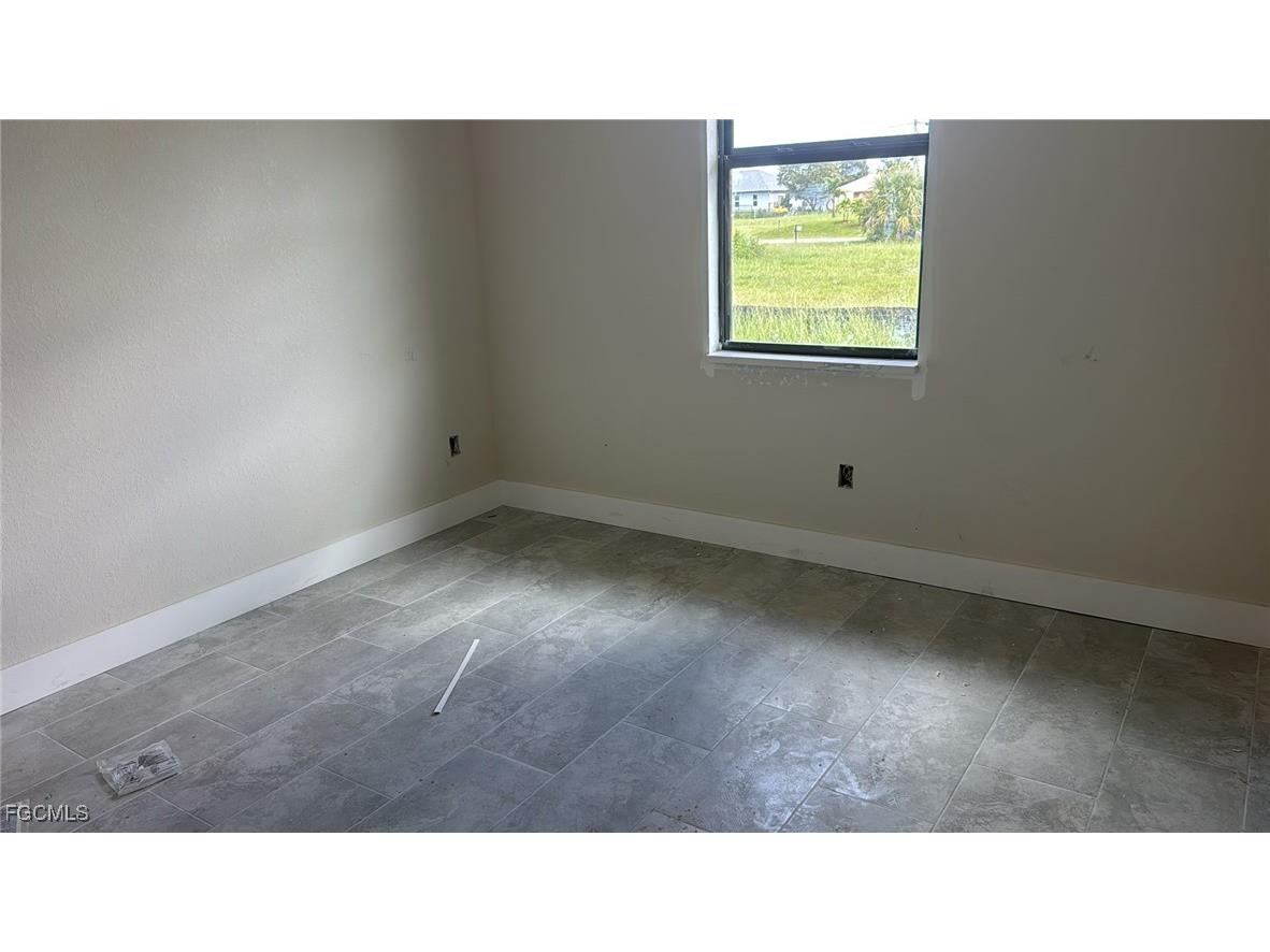 629 NW 28th Terrace Cape Coral FL 33993 2025000692 image4