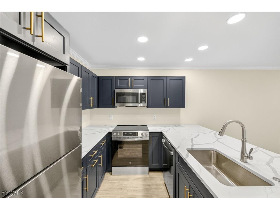 629 Nerita Street #A-4 Sanibel FL 33957 2026000461 image11