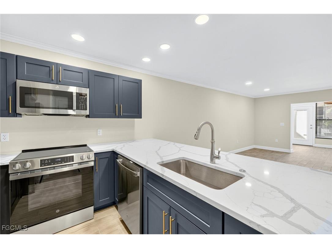 629 Nerita Street #A-4 Sanibel FL 33957 2026000461 image12