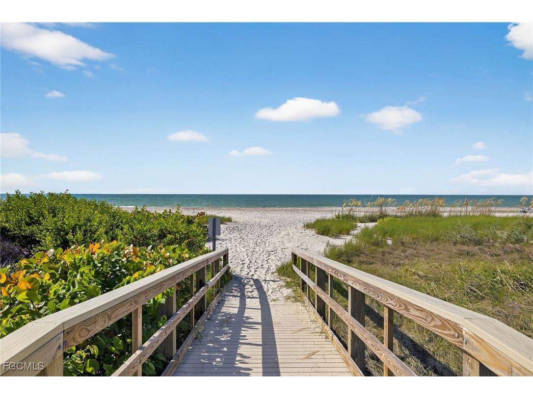 629 Nerita Street #A-4 Sanibel FL 33957 2026000461 image3