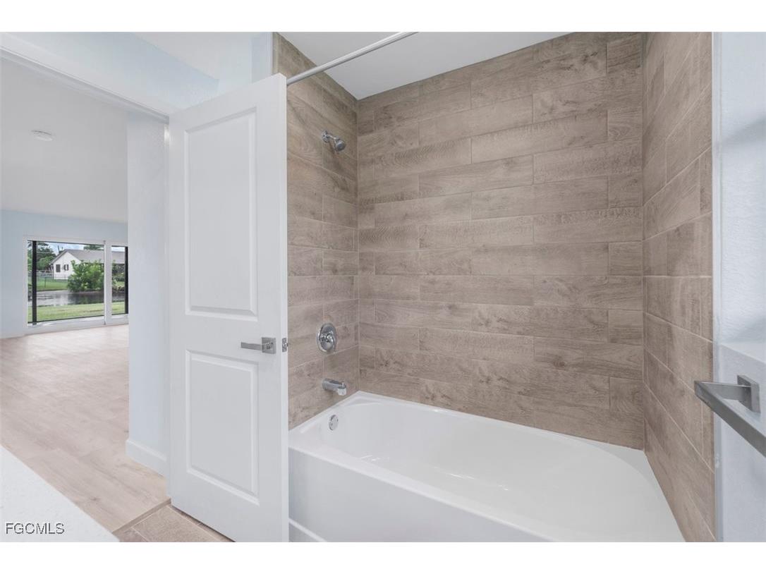 6293 Park Road Fort Myers FL 33908 2025009160 image16