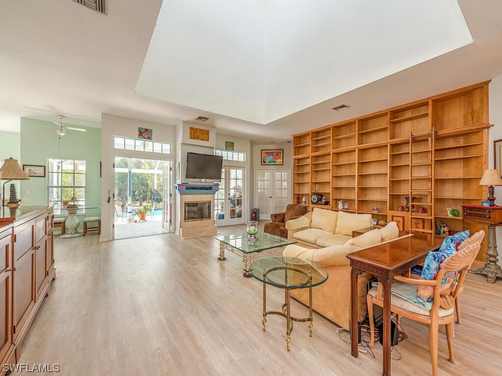 630 10th Avenue NW Naples FL 34120 222042608 image1