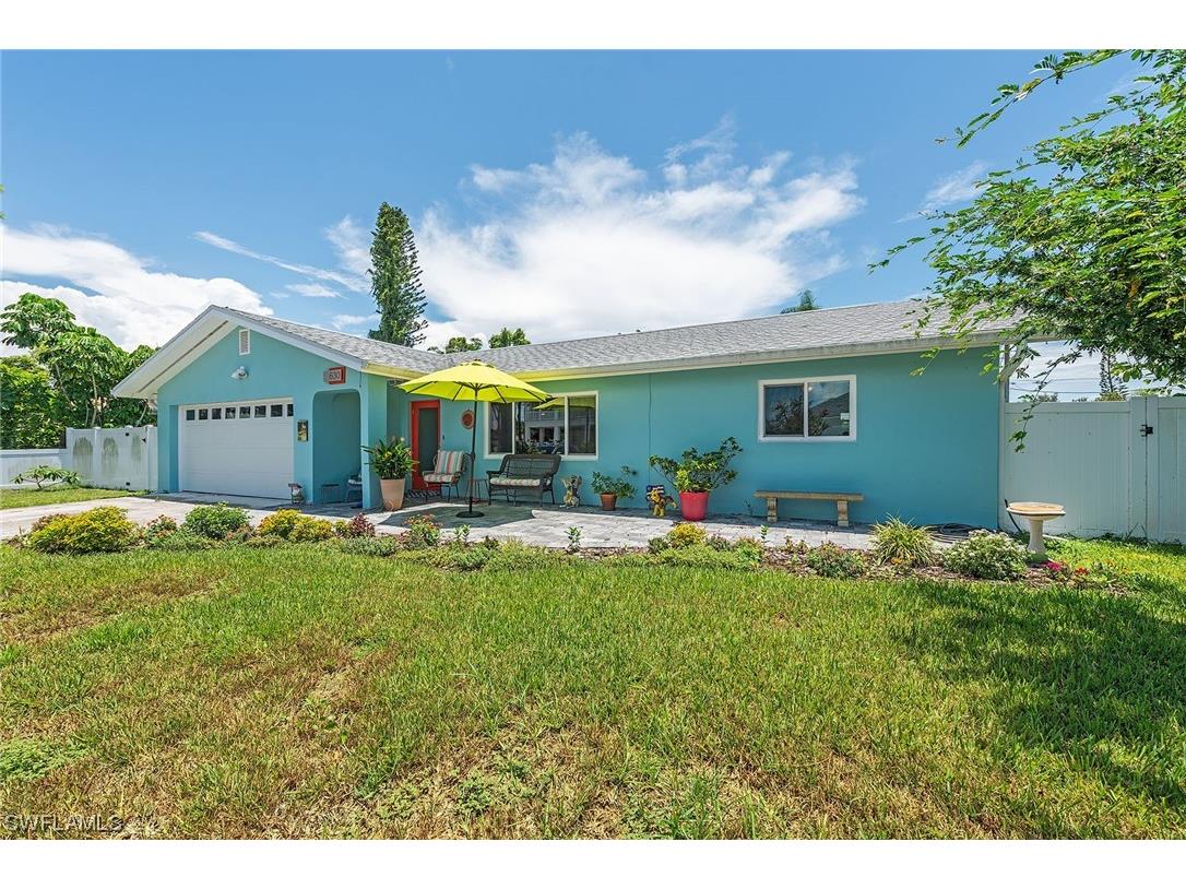 630 93rd Avenue N Naples FL 34108 223049497 image1