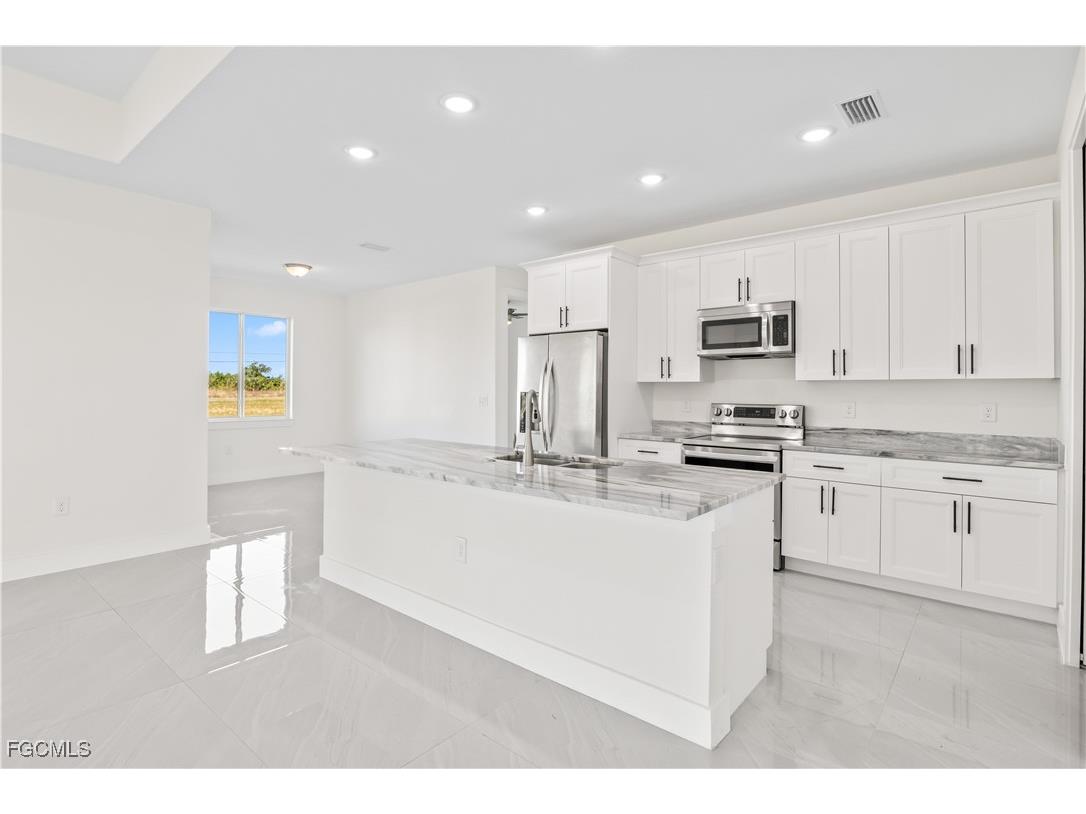 630 NW 7th Place Cape Coral FL 33993 2025017372 image7