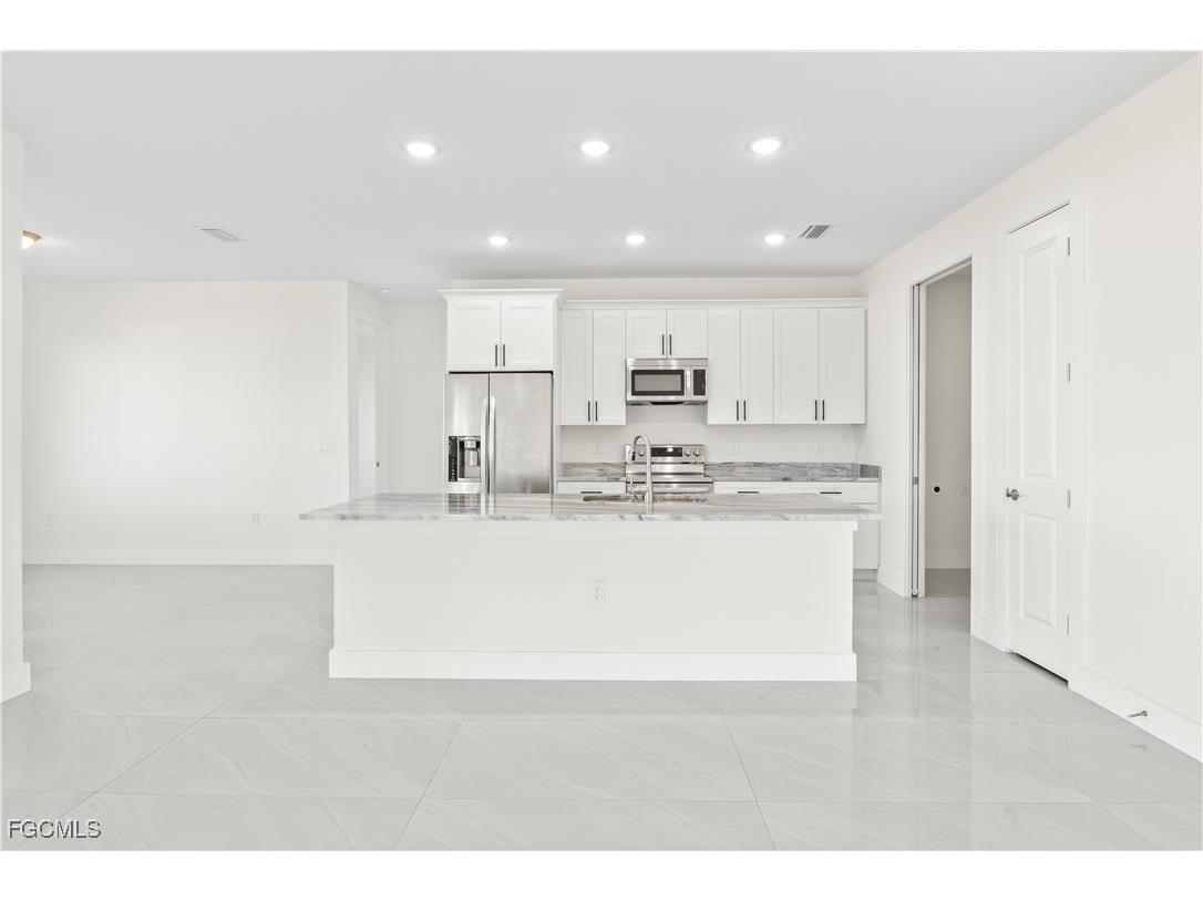 630 NW 7th Place Cape Coral FL 33993 2025017372 image8