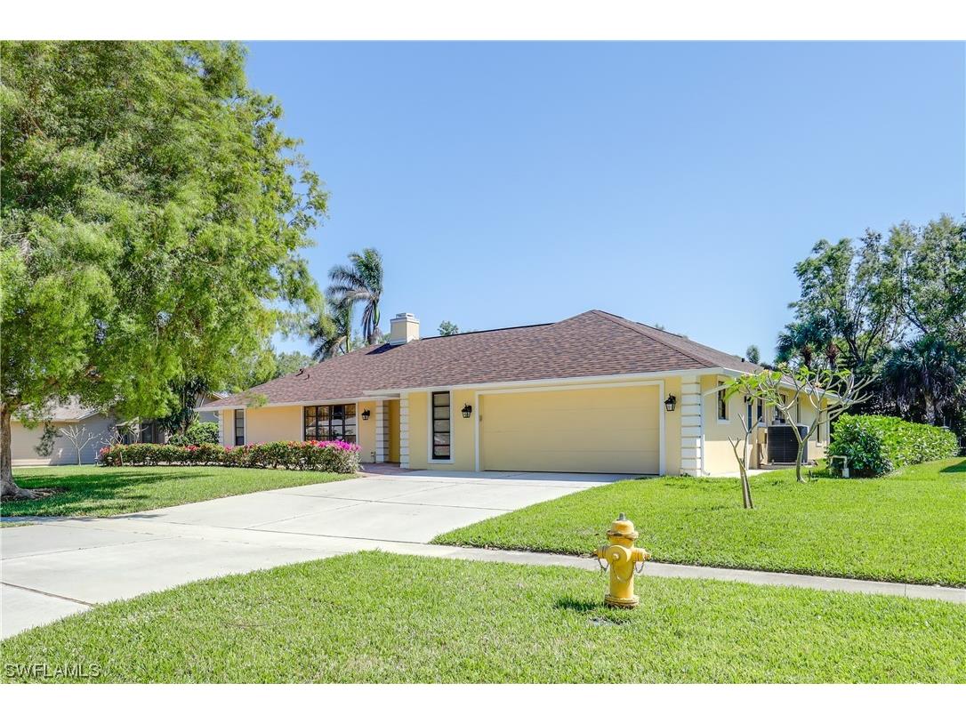630 Nottingham Drive Naples FL 34109 223019771 image1