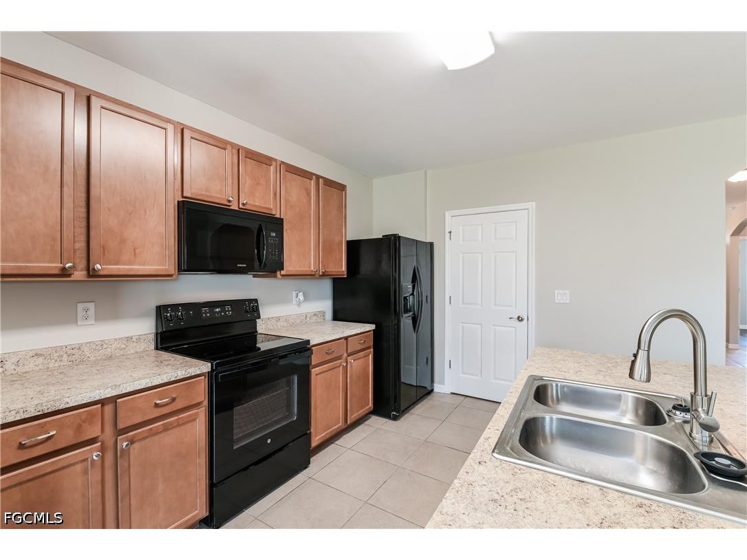 630 SW 23rd Street Cape Coral FL 33991 2026021107 image8
