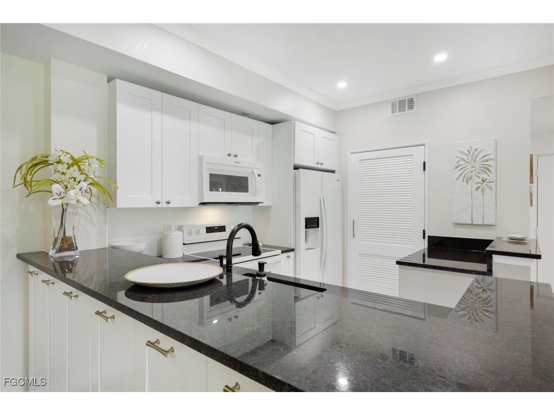 6300 Aragon Way #101 Fort Myers FL 33966 2026000220 image3