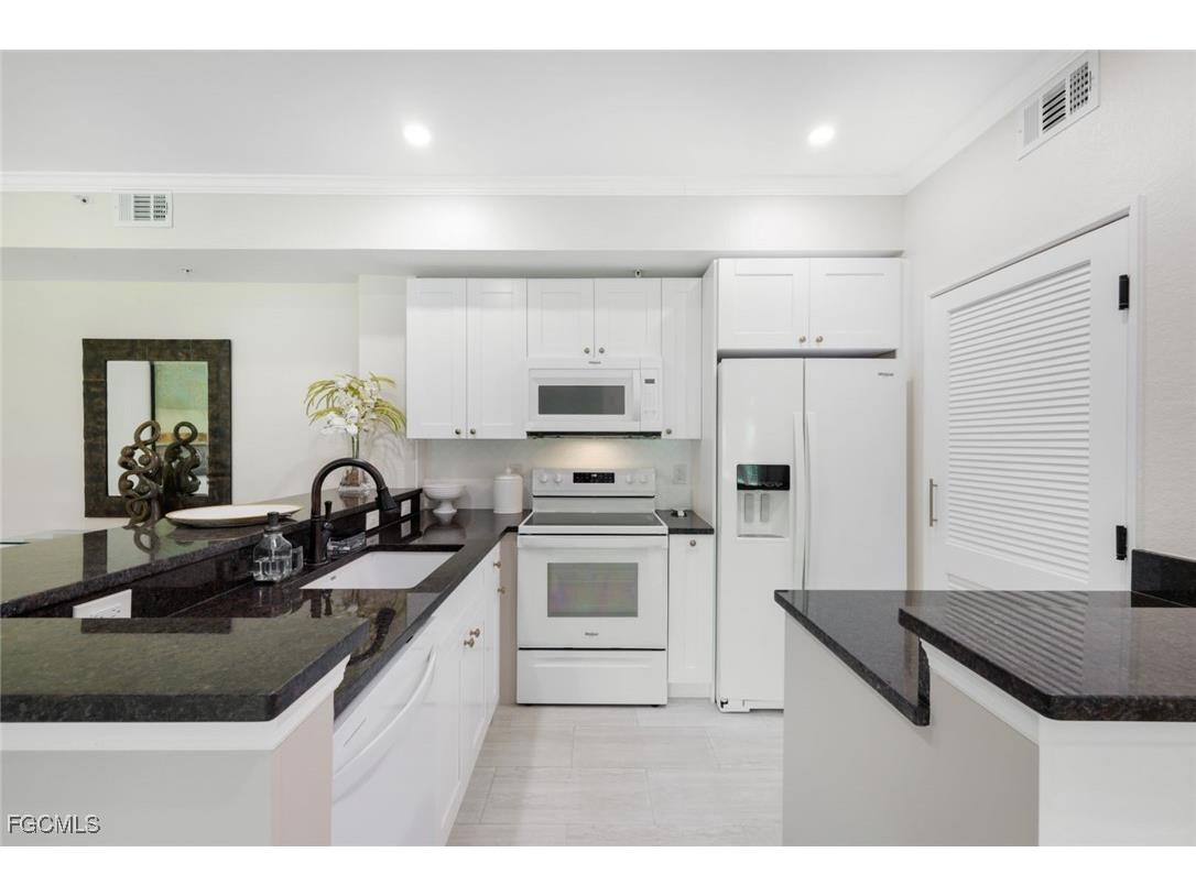 6300 Aragon Way #101 Fort Myers FL 33966 2026000220 image4