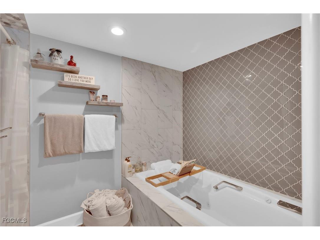 6300 Cougar Run #302 Fort Myers FL 33908 2025015478 image20