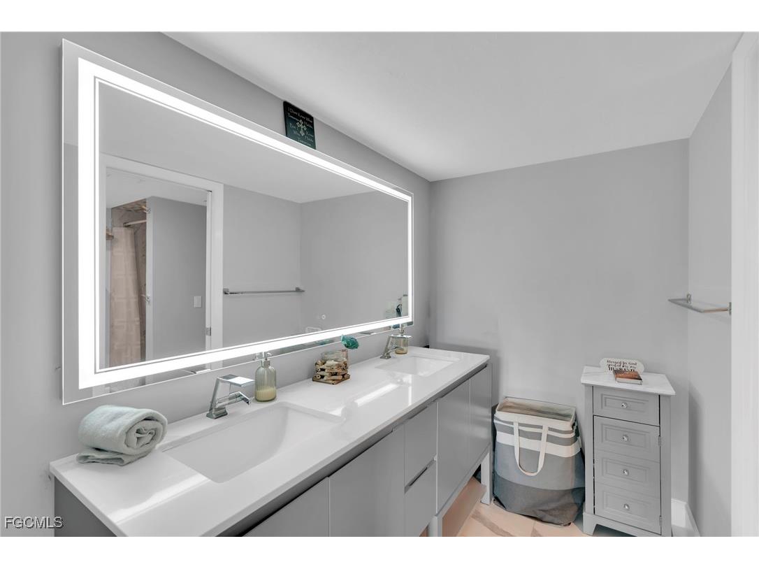 6300 Cougar Run #302 Fort Myers FL 33908 2025015478 image23