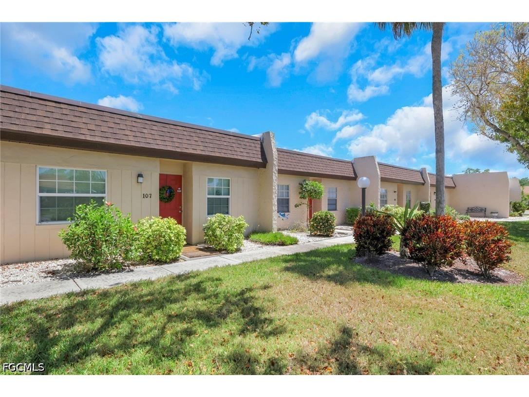 6300 S Pointe Boulevard #107 Fort Myers FL 33919 2026019269 image1