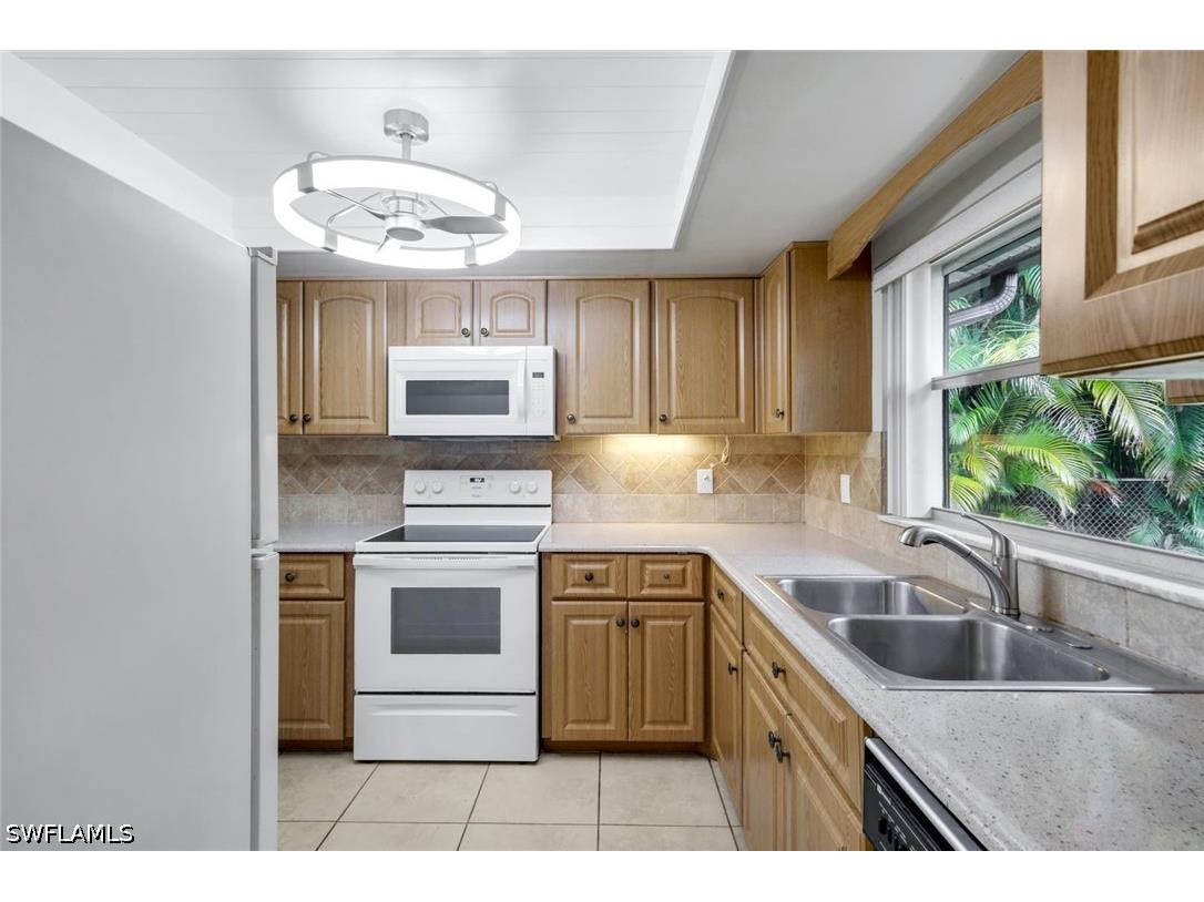 6302 Hofstra Court W Fort Myers FL 33919 226018801 image10
