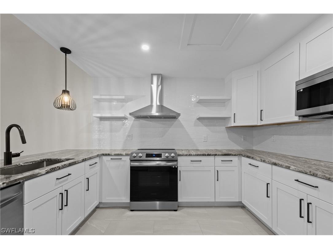 6304 Royal Woods Drive Fort Myers FL 33908 223041356 image1