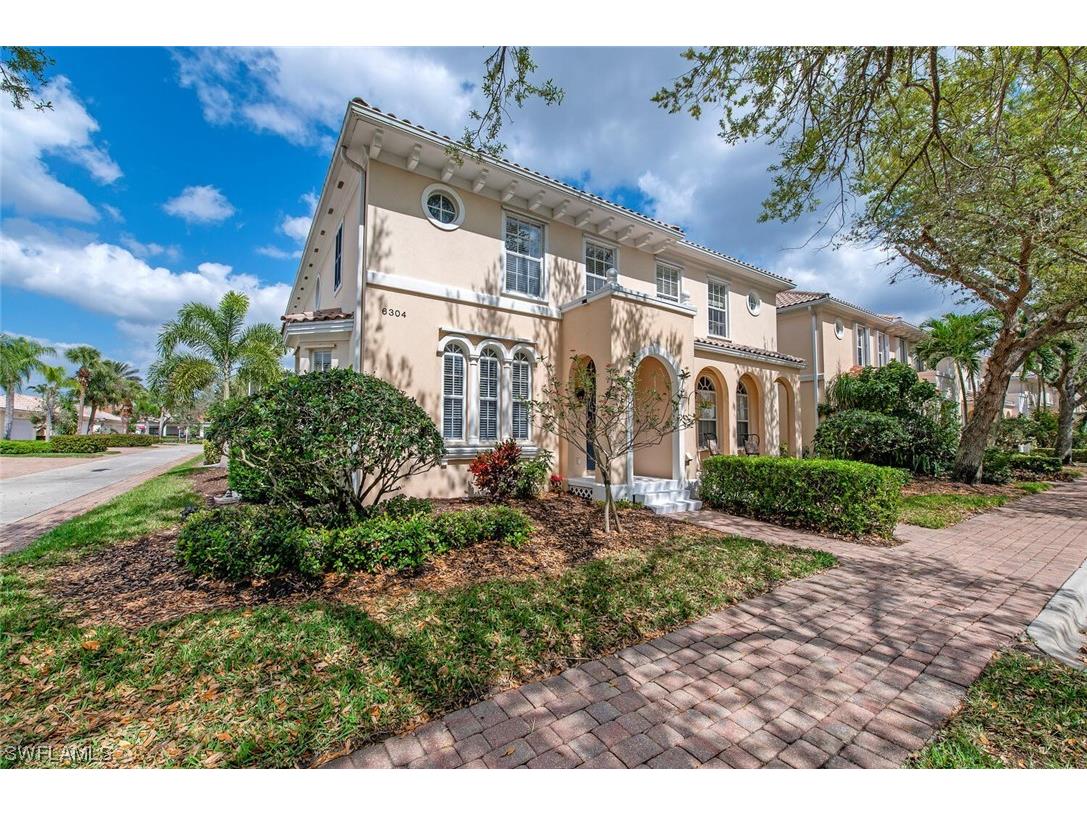 6304 Towncenter Circle Naples FL 34119 223009664 image1