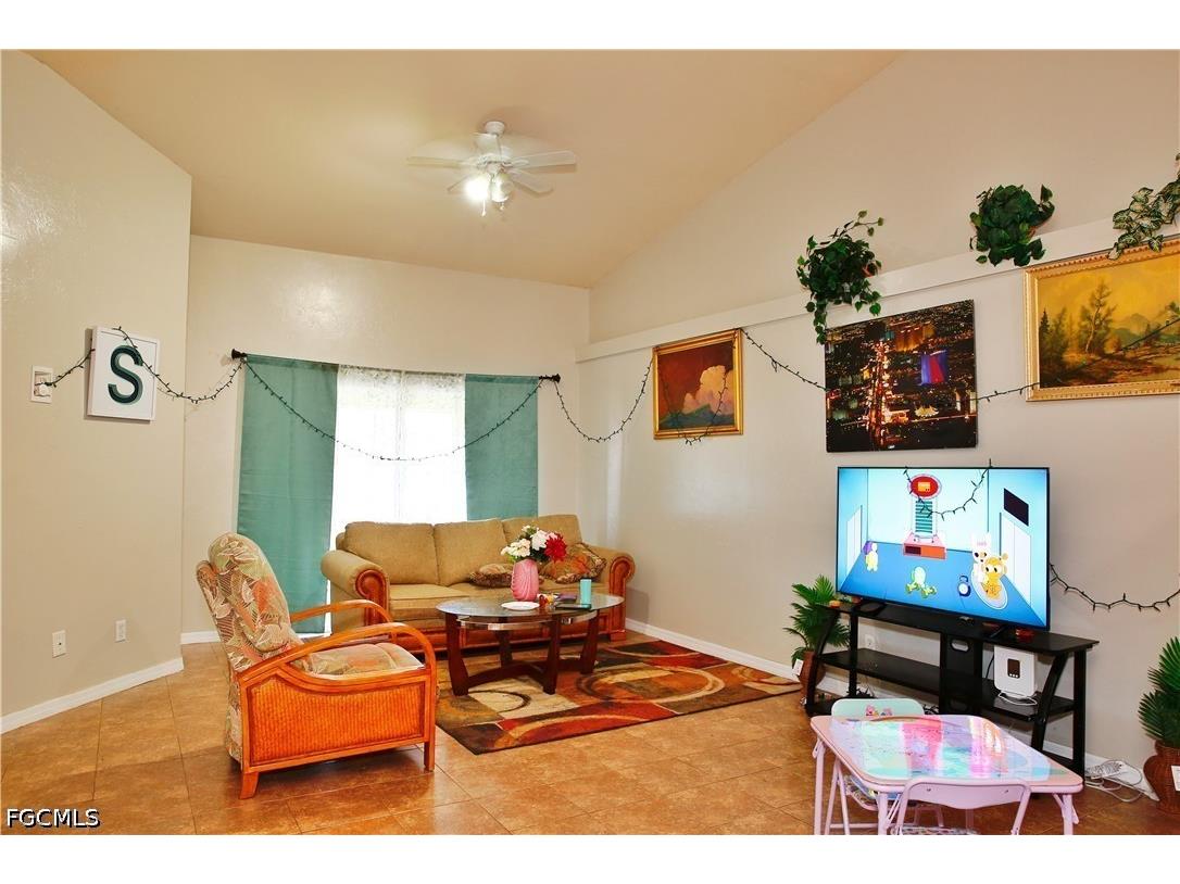 631/633 SE Van Loon Terrace Cape Coral FL 33990 2026022627 image11
