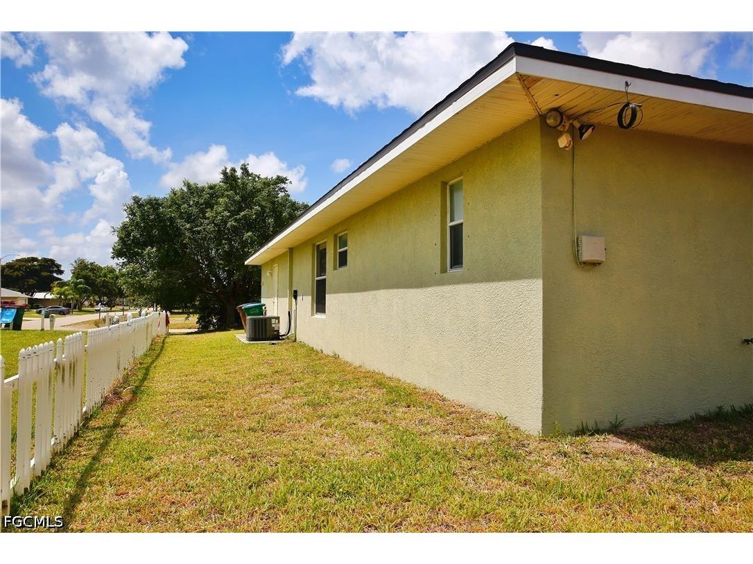 631/633 SE Van Loon Terrace Cape Coral FL 33990 2026022627 image40