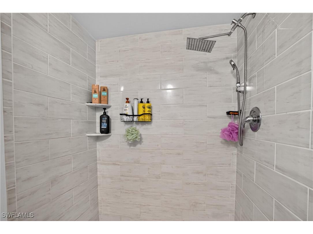 6310 Royal Woods Drive Fort Myers FL 33908 225076155 image12